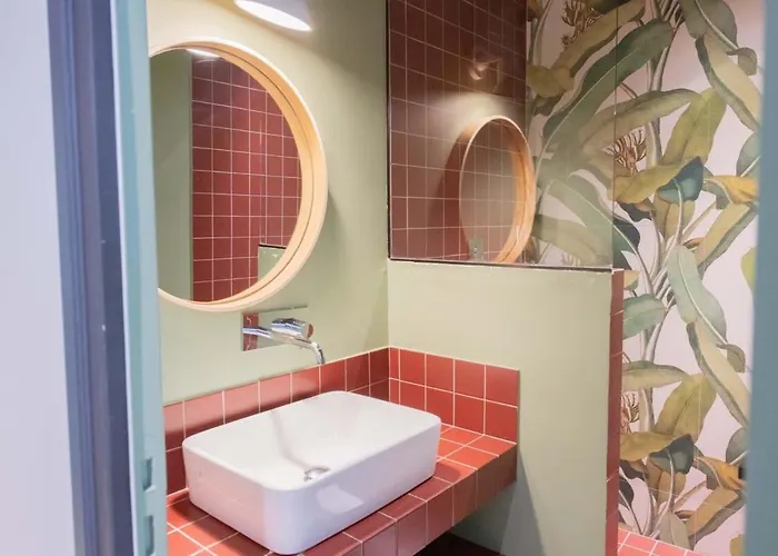 Recently Renovated 3bd Next To Invalides