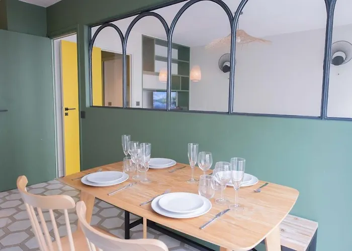 Recently Renovated 3bd Next To Invalides Paris