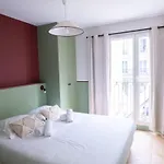 Recently Renovated 3bd Next To Invalides Paris