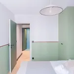 Recently Renovated 3bd Next To Invalides Lägenhet