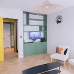 Recently Renovated 3bd Next To Invalides Lägenhet *