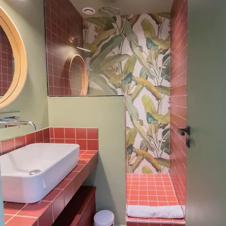 Recently Renovated 3bd Next To Invalides