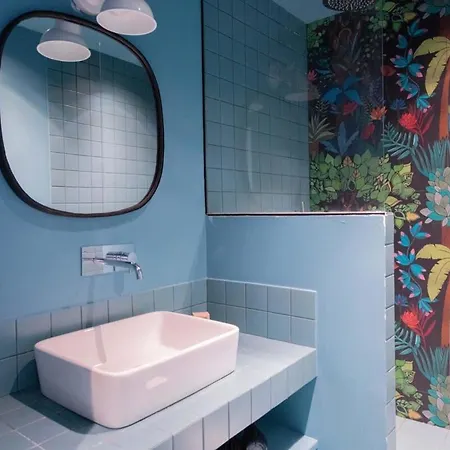 Recently Renovated 3bd Next To Invalides *