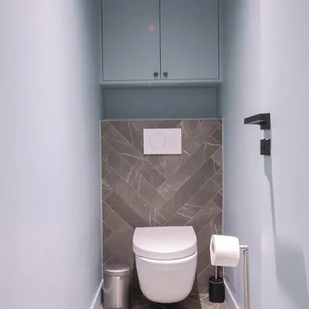 Recently Renovated 3bd Next To Invalides * Párizs