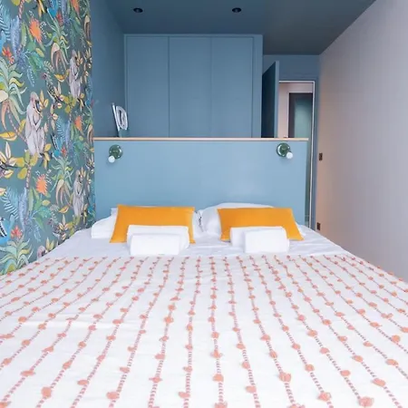 Recently Renovated 3bd Next To Invalides Apartment *