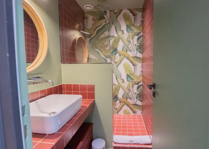 Recently Renovated 3bd Next To Invalides